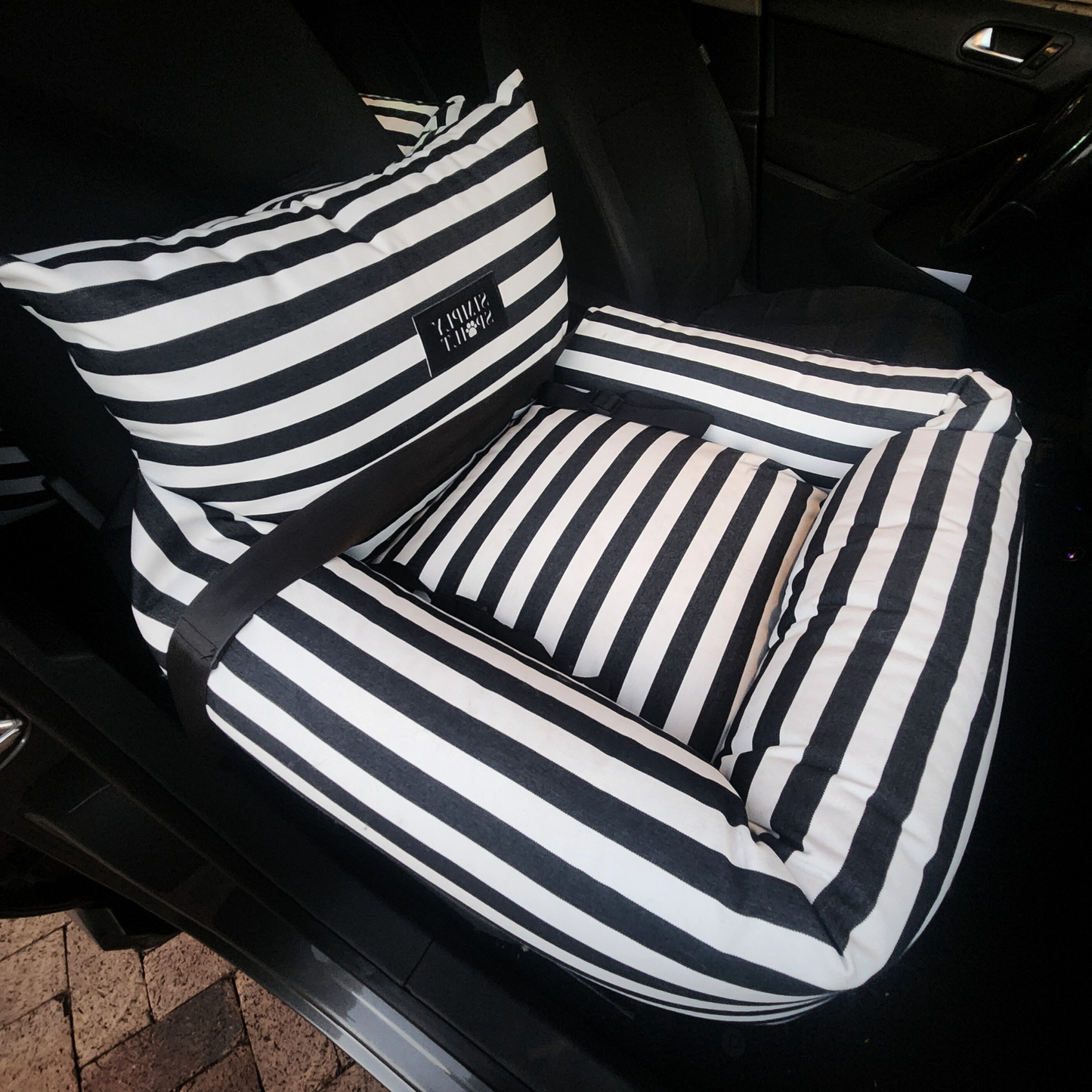 2-IN-1 PET CAR SEAT AND BED